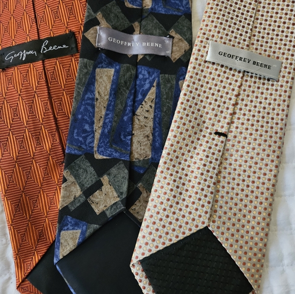 Three Geoffrey Beene Silk Ties - Picture 5 of 5